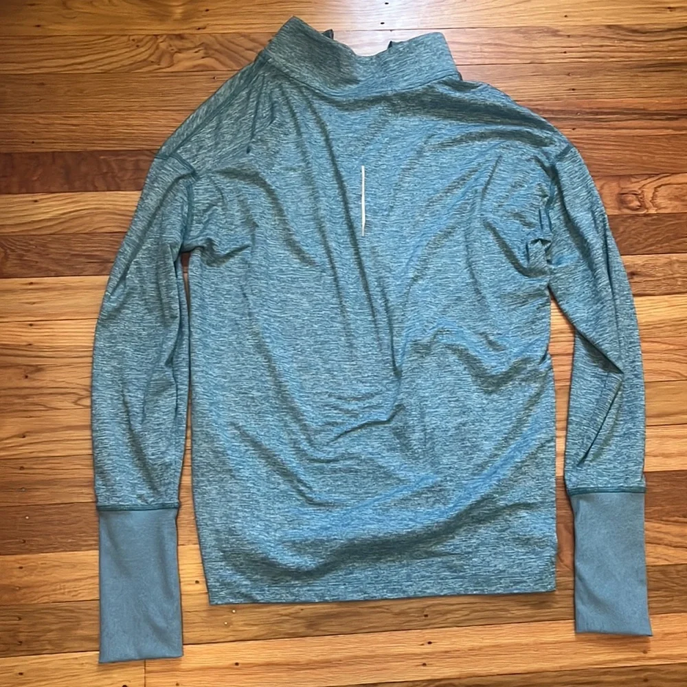 Nike pullover - Picture 2 of 3